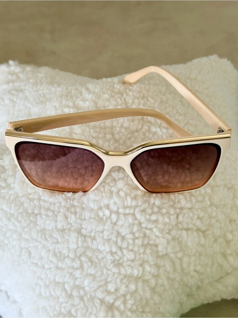 Quay Australia oversized square